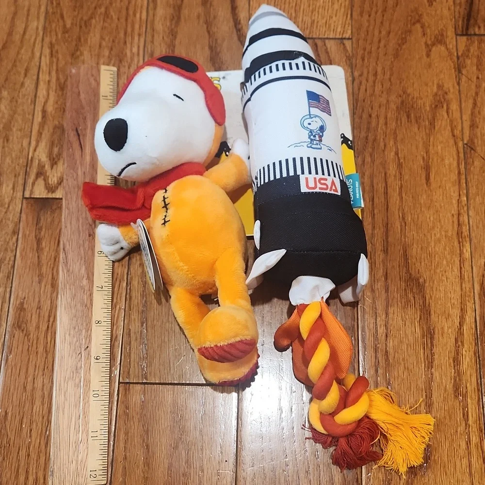 New 2 Snoopy Astronaut Rocket Collection Toys